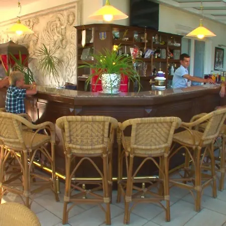Hotel Antik Garden And Antik 3*